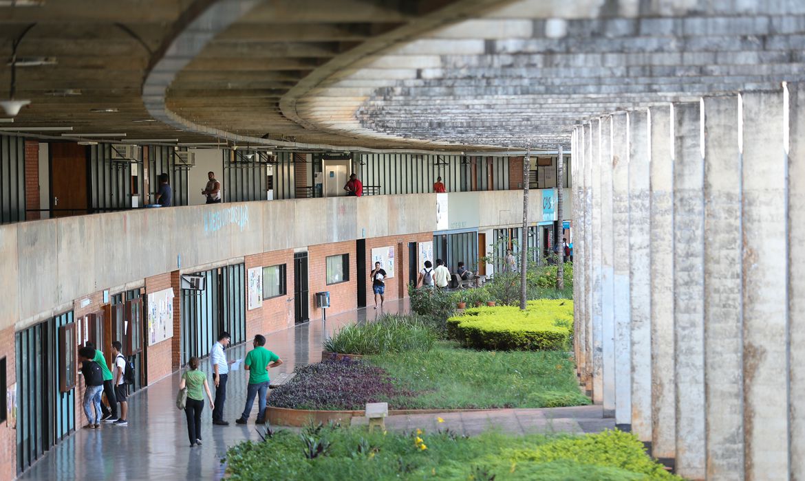 Ir para  <p>As inscri&ccedil;&otilde;es para a primeira sele&ccedil;&atilde;o do Programa Universidade Para Todos (Prouni) come&ccedil;am nesta&nbsp;ter&ccedil;a-feira (28) e...